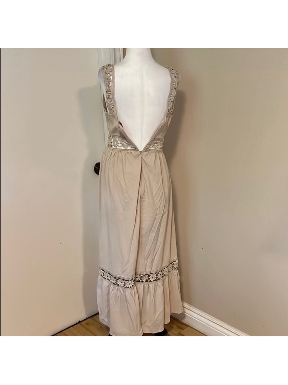 SHEIN • Women’s XS • Sleeveless Lace Trim Maxi Dress • Cream • Boho, Festival - Picture 3 of 7
